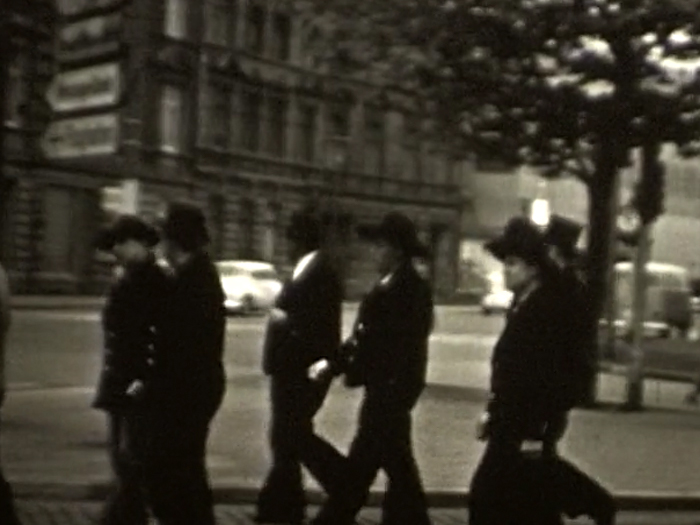 Film Still: Lutz Mommartz, 1. Mai Karlsplatz